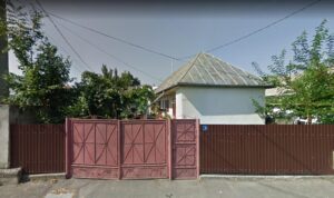 Casa 94mp + anexa + teren intravilan 932mp, Moinesti, jud. Bacau