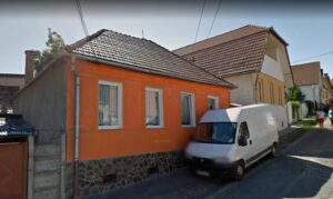Casa 3 camere, 80mp + teren intravilan 200mp, Reghin, jud. Mures