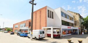 Spatiu comercial 646mp + teren intravilan 1.172mp, Ciacova, jud. Timis