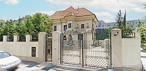 Vila 2S+P+E+M + anexe + teren intravilan 815mp, sector 3, Bucuresti
