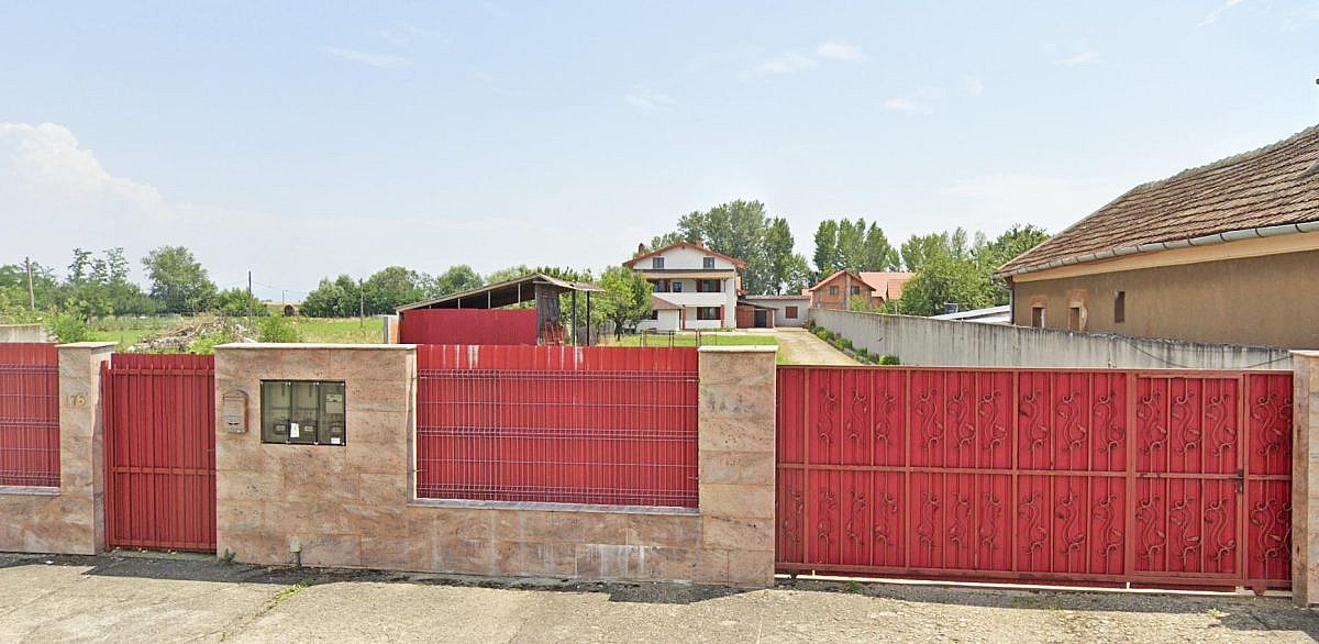 Vila + teren intravilan 2.556mp, Sanpaul, jud. Arad