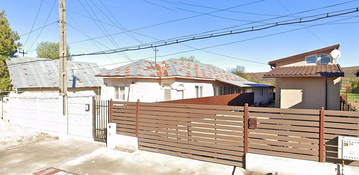 Casa + anexa + teren intravilan 281mp, Bucsani, jud. Dambovita