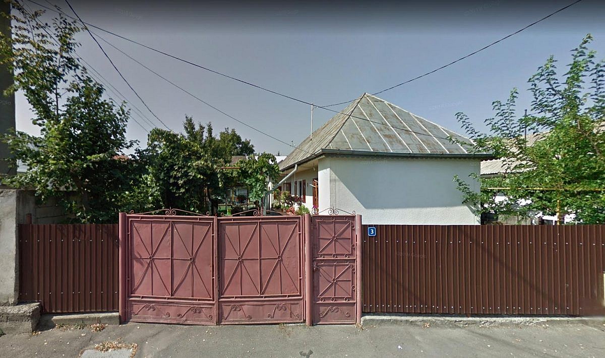 Casa 94mp + anexa + teren intravilan 932mp, Moinesti, jud. Bacau