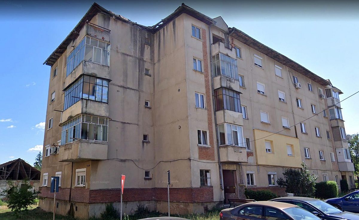 Apartament 3 camere, 91mp, Bocsa, jud. Caras-Severin