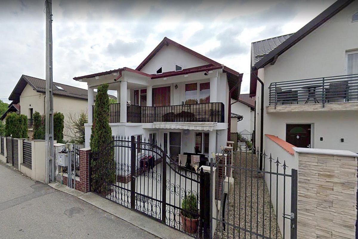 Vila P+M 66mp + teren intravilan 107mp, Pitesti, jud. Arges