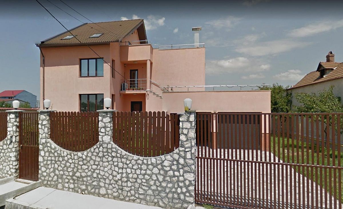Vila S+P+E+Mp + teren intravilan 825mp, Timisoara, jud. Timis