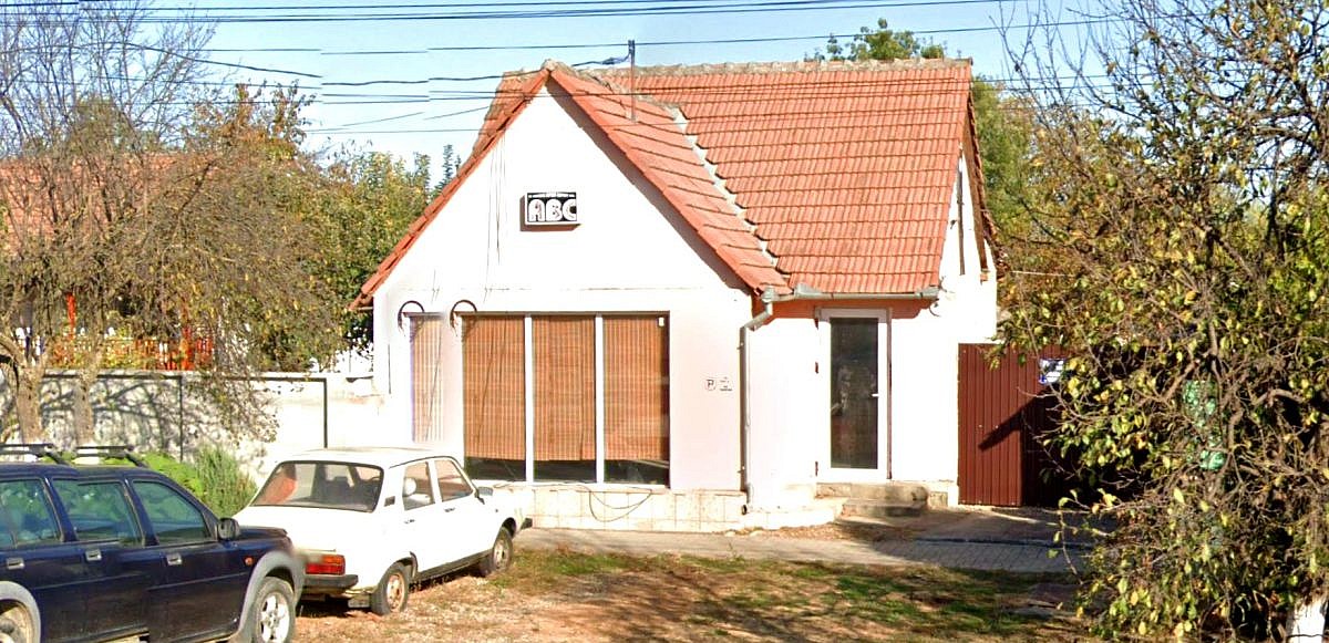 Spatiu comercial + teren intravilan 85mp, Cicir, jud. Arad
