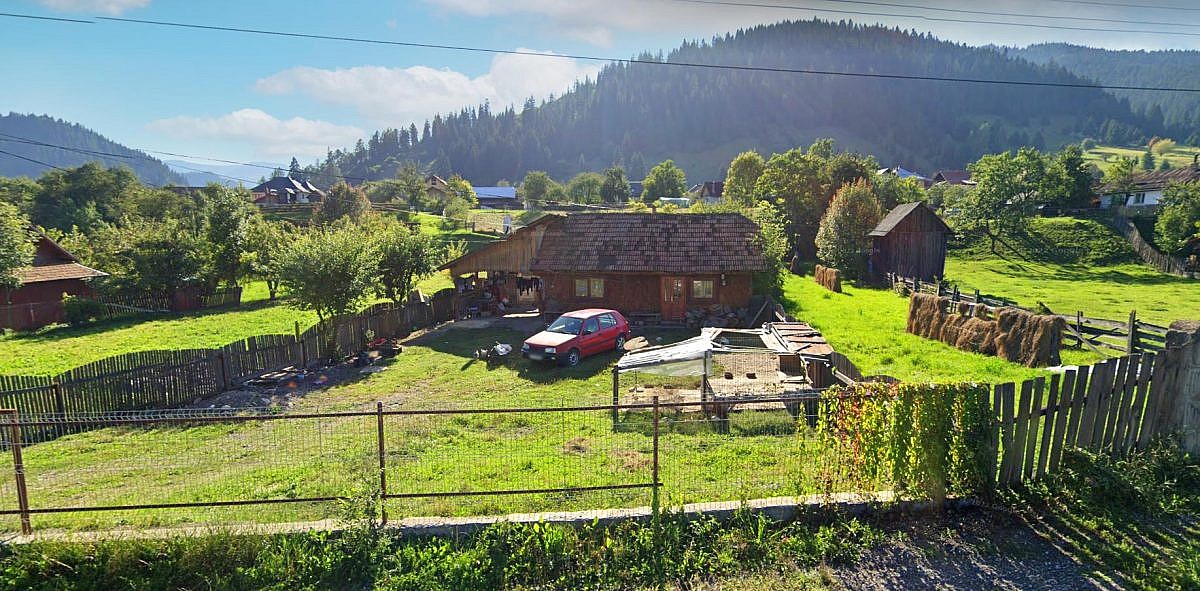 Casa 46mp + anexe + teren intravilan 939mp, Sadova, jud. Suceava