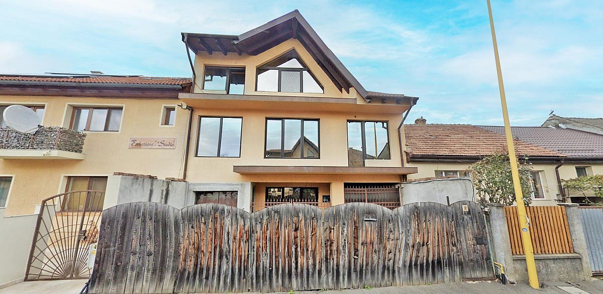 Vila S+P+E+M + teren intravilan 322mp, Brasov, jud. Brasov