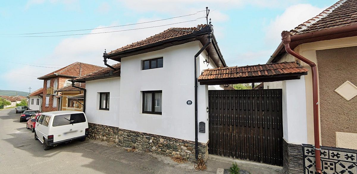 Casa + anexe + teren intravilan 763mp, Leheceni, jud. Bihor