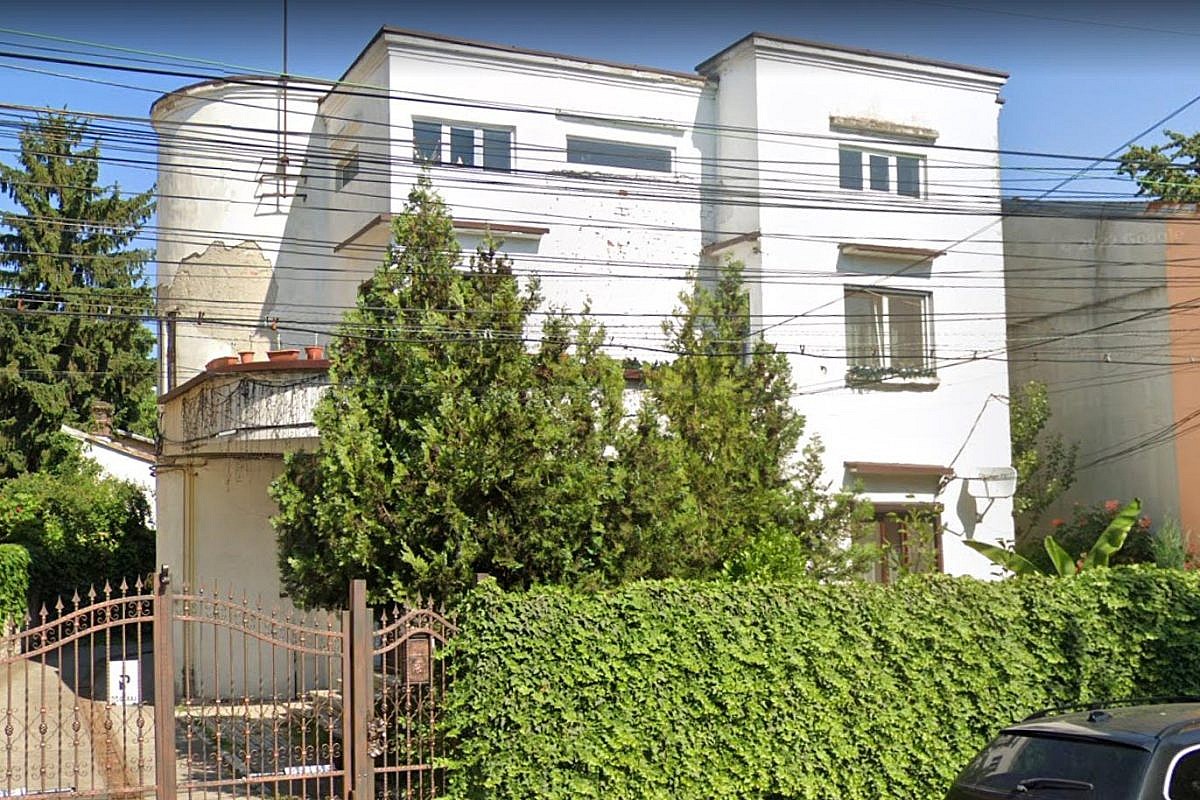 Apartament 3 camere la curte, 71,27mp + boxa, Ploiesti, jud. Prahova