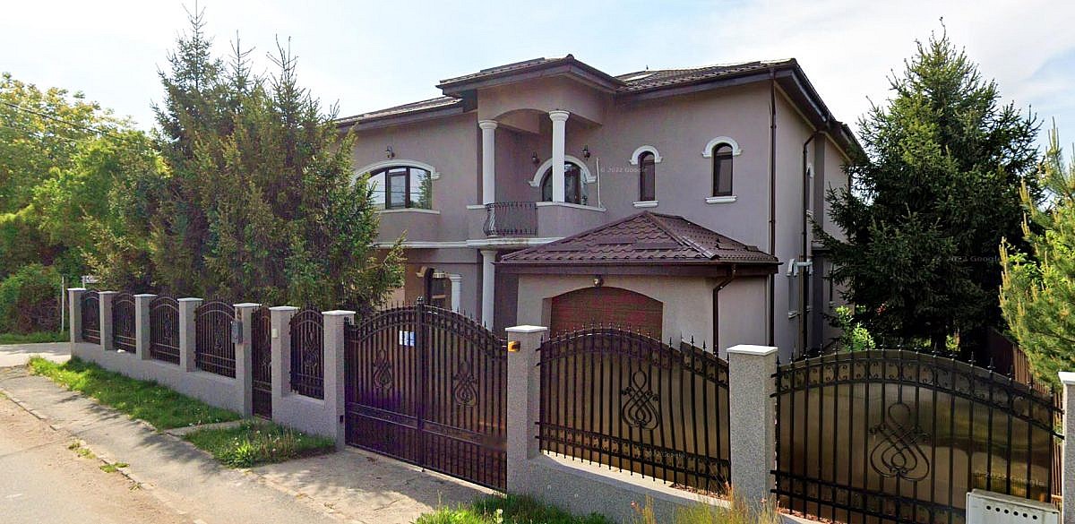 Vila S+P+E+pod 201mp + casa P+M 24mp + teren intravilan 1.000mp, Tunari, jud. Ilfov