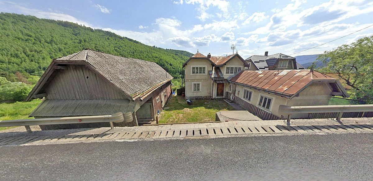 Casa 57mp + anexe + teren intravilan 3.241mp, Vama, jud. Suceava