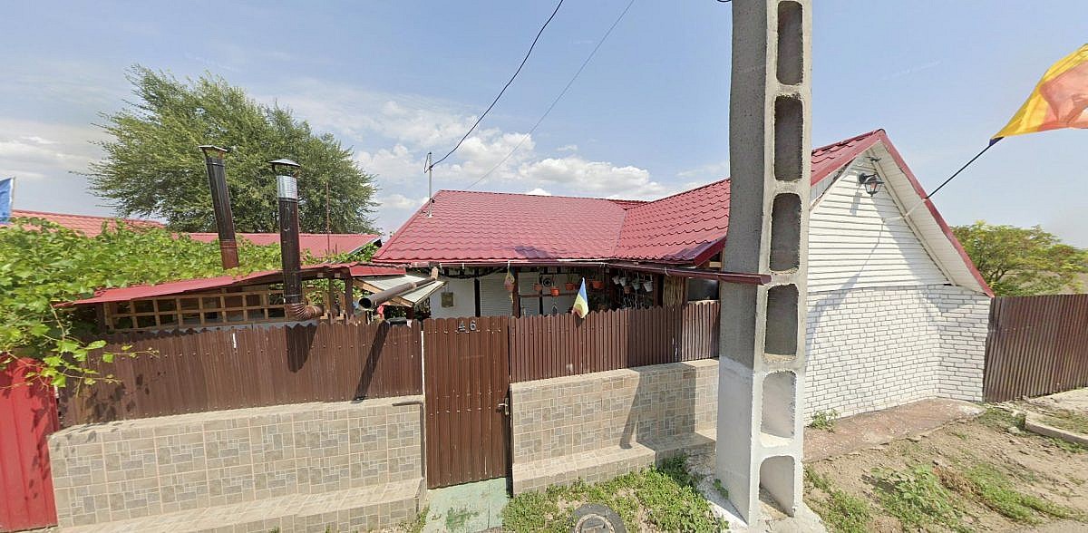 Casa 92mp + casa 38mp + anexa + teren intravilan 865mp, Chiscani, jud. Braila