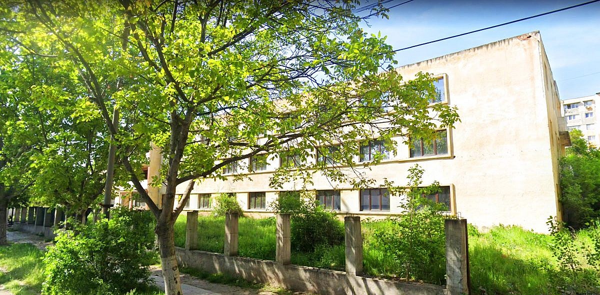 Camin nefamilisti P+2E 859mp + teren intravilan 2.148,90mp, Calafat, jud. Dolj