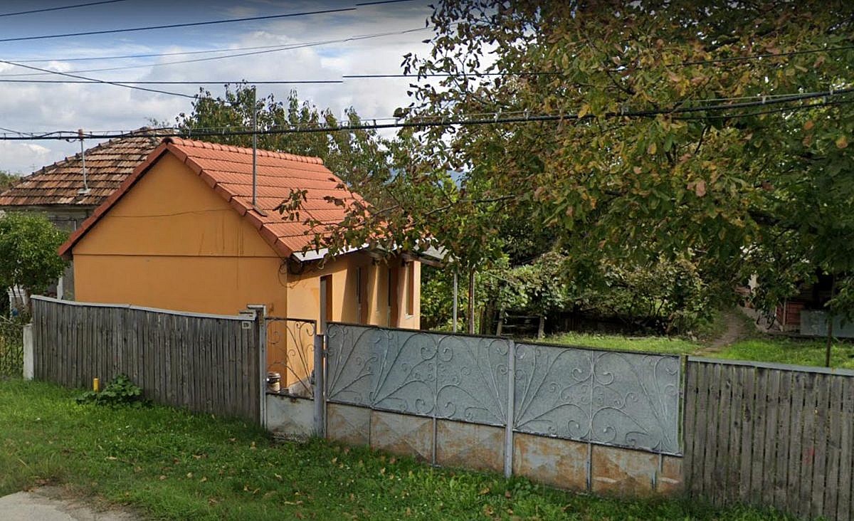 Casa P 23mp + anexe + teren intravilan 2.460mp, Ramnicu Valcea, jud. Valcea