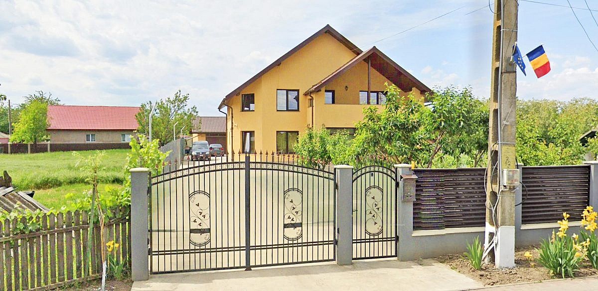 Vila P+E 116mp + anexe + teren intravilan 900mp, Carniceni, jud. Iasi