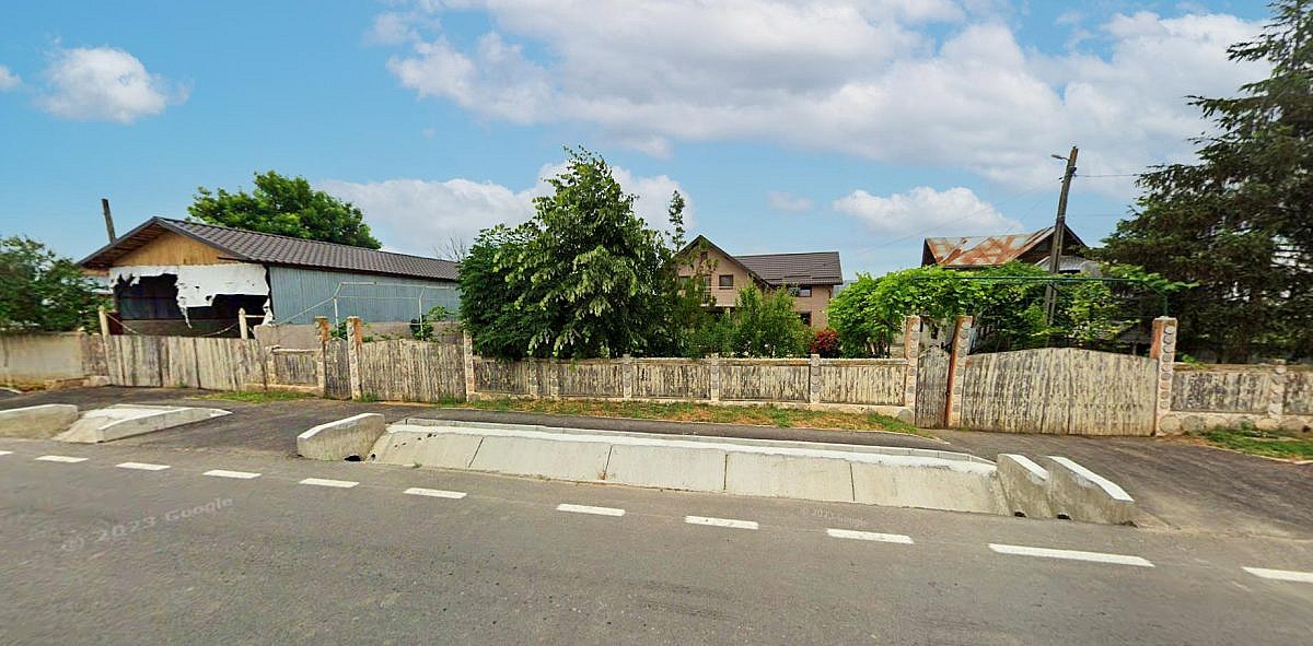 Vila 115mp + casa 70mp + anexe + teren intravilan 6.800mp, Slobozia, jud. Arges