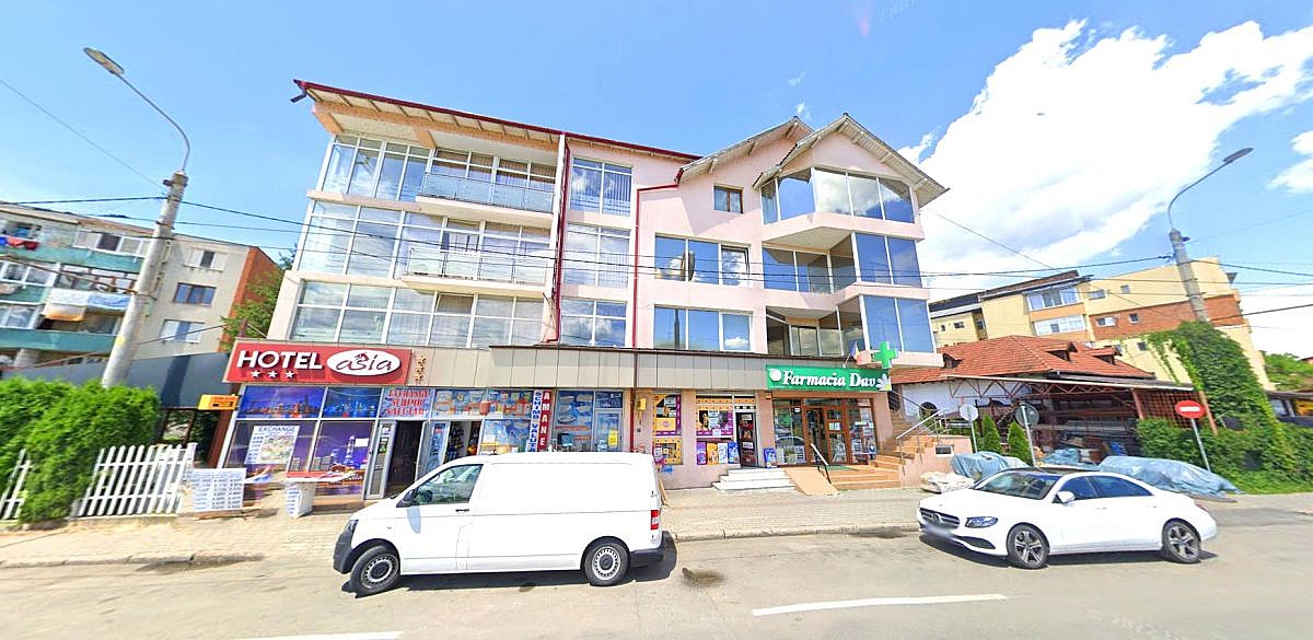 Spatiu comercial P+3E 179mp + teren intravilan 1.054mp, Targu Jiu, jud. Gorj