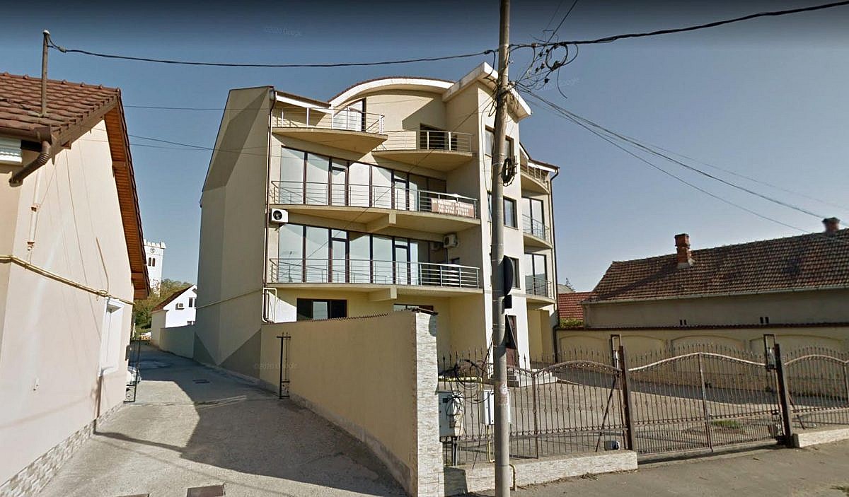 Cladire birouri P+2E+M + casa + teren intravilan 2.010mp, Oradea, jud. Bihor