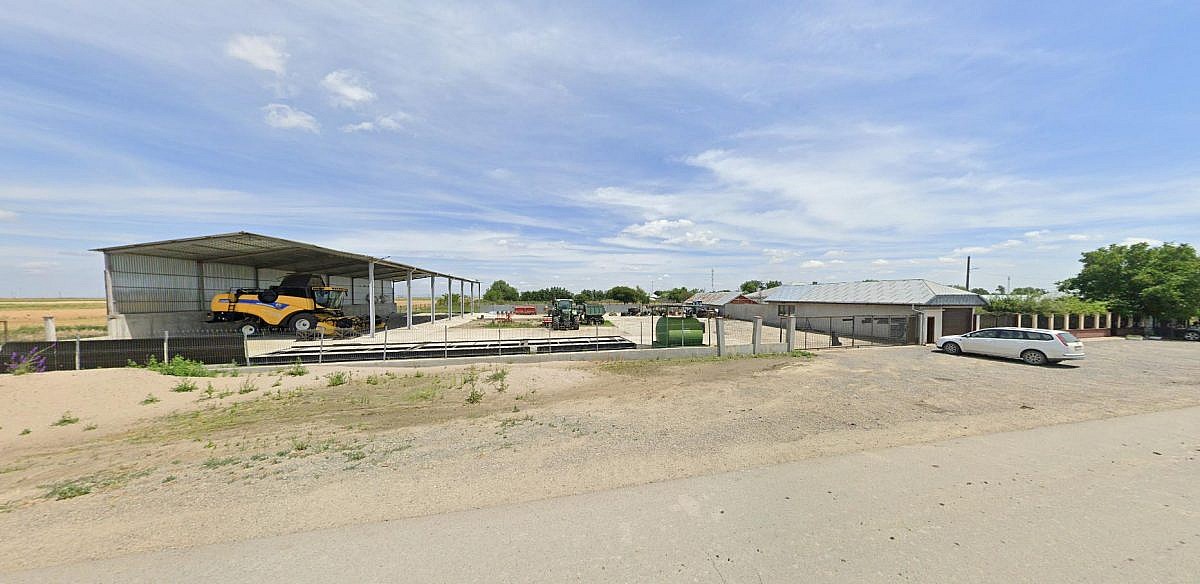 Casa 148mp + spatiu comercial 33mp + anexe + teren intravilan 6.701mp, Marasu, jud. Braila