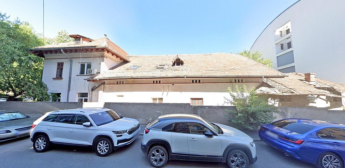 Vila P+E 250mp + casa P 192mp + teren intravilan 1.113mp, sector 1, Bucuresti