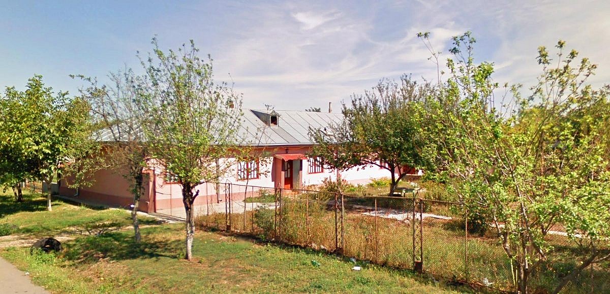 Casa 208mp + anexe + teren intravilan 2.262mp, Ianca, jud. Braila