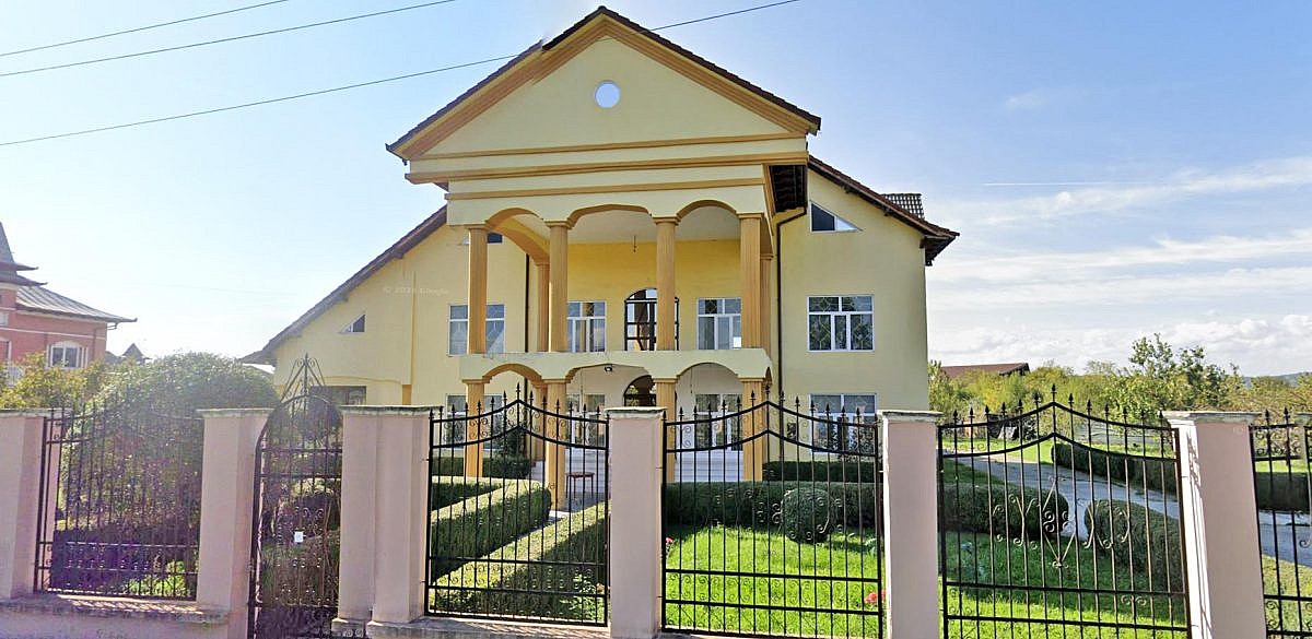 Vila P+E 394mp + teren intravilan 4.127mp, Buleta, jud. Valcea