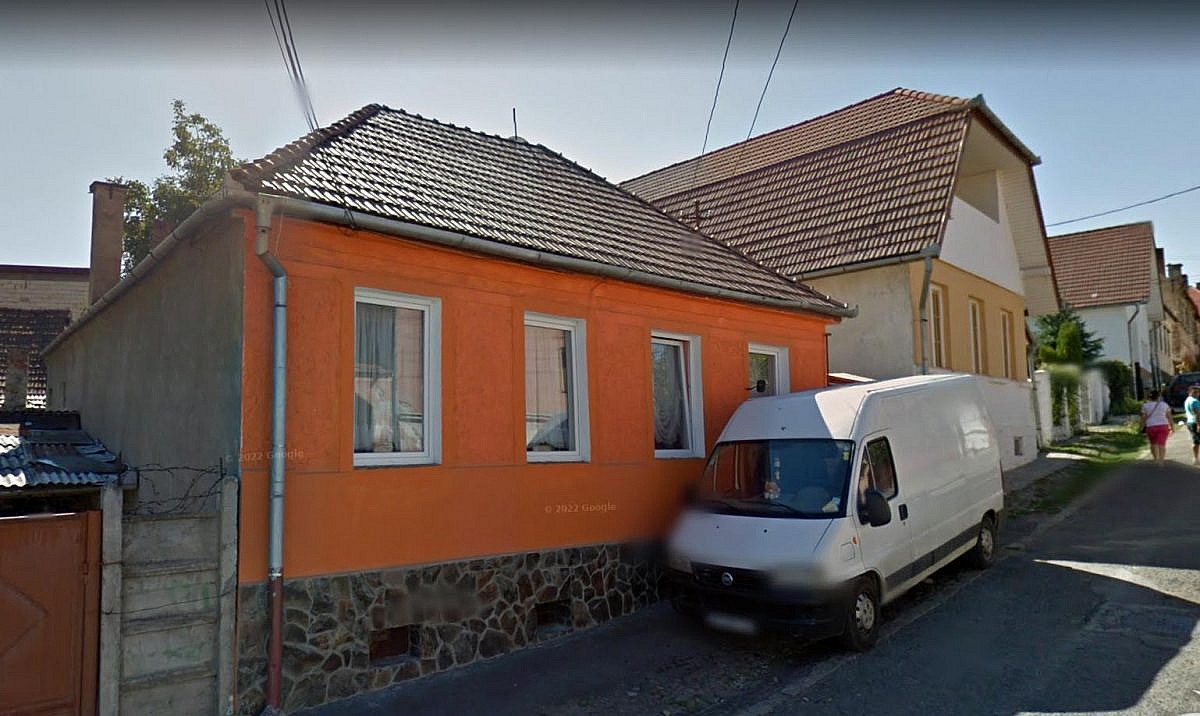 Casa 3 camere, 80mp + teren intravilan 200mp, Reghin, jud. Mures