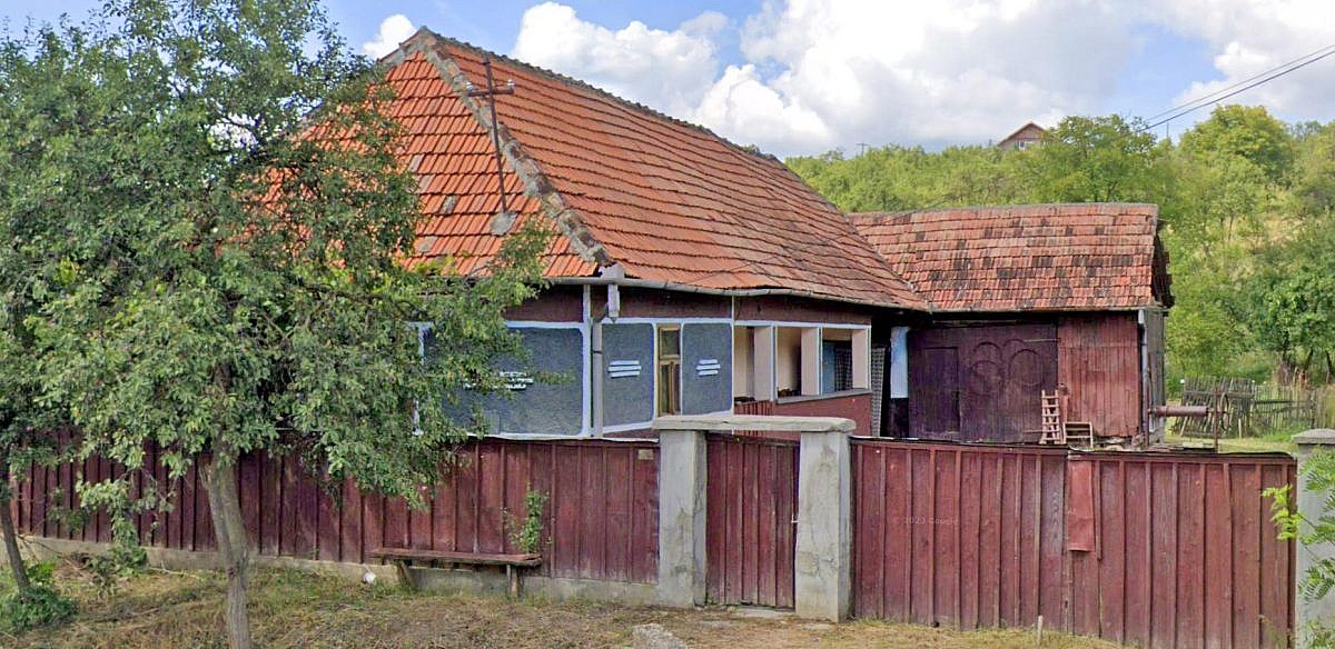 Casa + anexa + teren intravilan 1.950mp, Marin, jud. Salaj