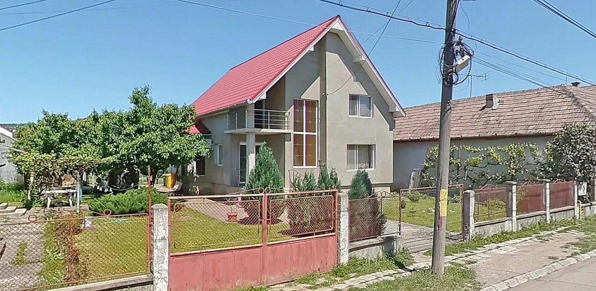 Vila S+P+M + teren intravilan 295mp, Tarnaveni, jud. Mures