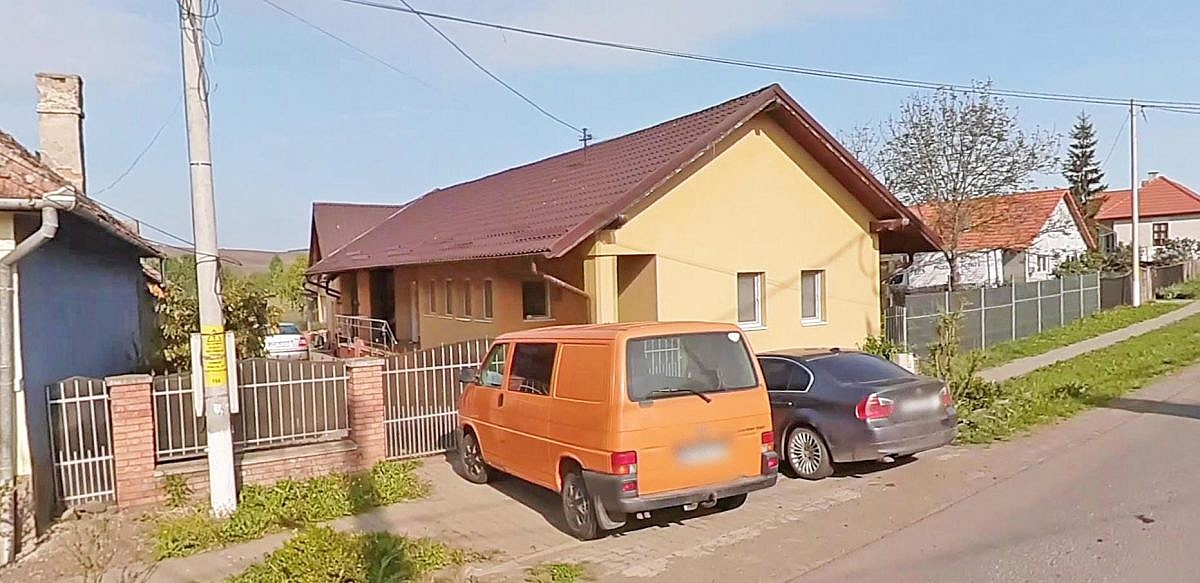 Casa S+P 147mp + casa P+M + anexe + teren intravilan 3.224mp, Goreni, jud. Mures