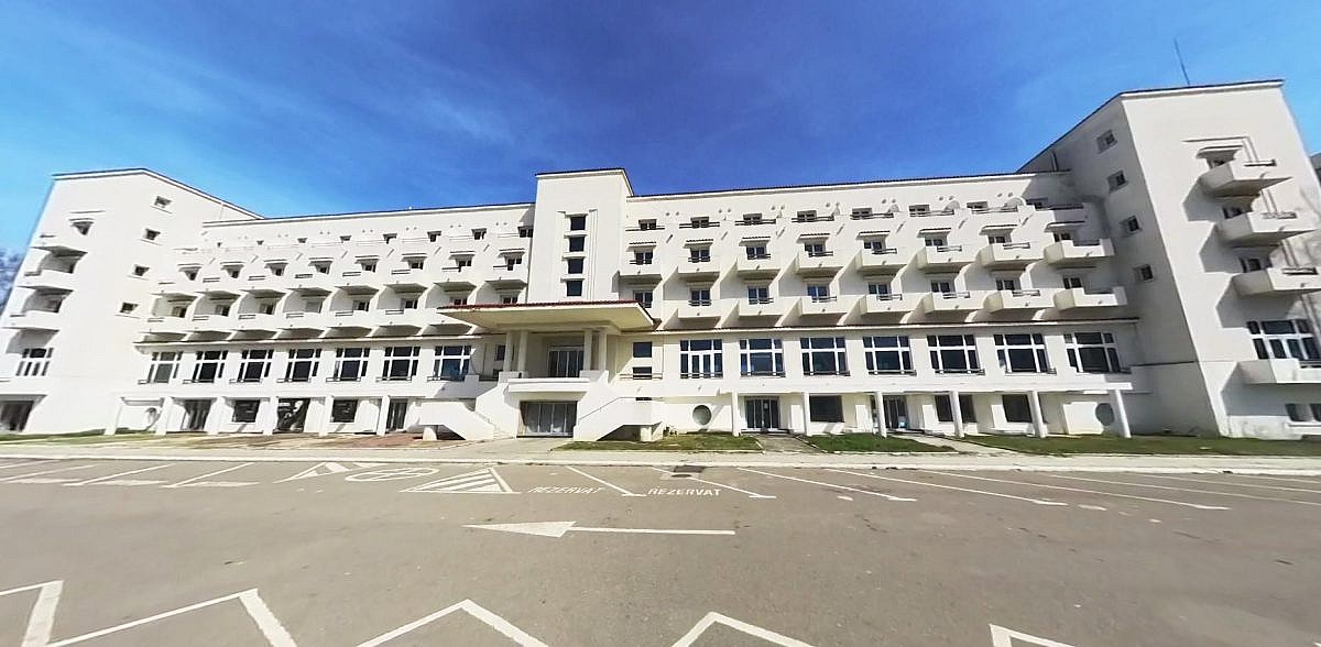 Hotel P+5E 4.776mp + anexe + teren intravilan 7.000mp + parcare 2.345mp, Mamaia, jud. Constanta
