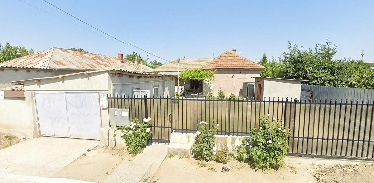 Casa 96mp + garaj + teren intravilan 364mp, Macin, jud. Tulcea