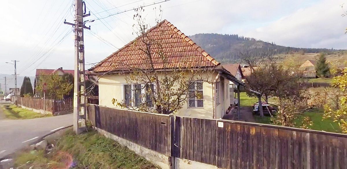 Casa 2 camere + teren intravilan 879mp, Toplita, jud. Harghita