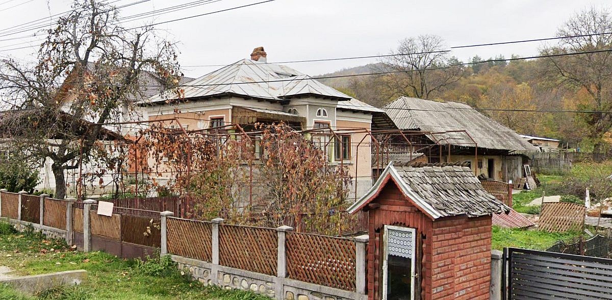 Casa 70mp + anexa + teren intravilan 1.600mp, Pacioiu, jud. Arges