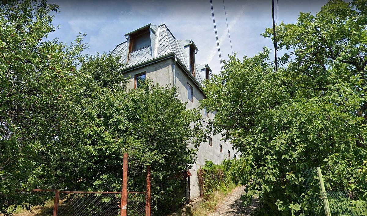 Casa S+P+E+M 563,75mp + anexe + teren intravilan 5.867mp, Gornet, jud. Prahova