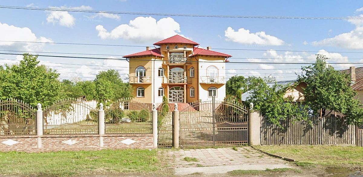 Vila P+E 190mp + anexa + teren intravilan 1.226mp, Ghimpati, jud. Giurgiu