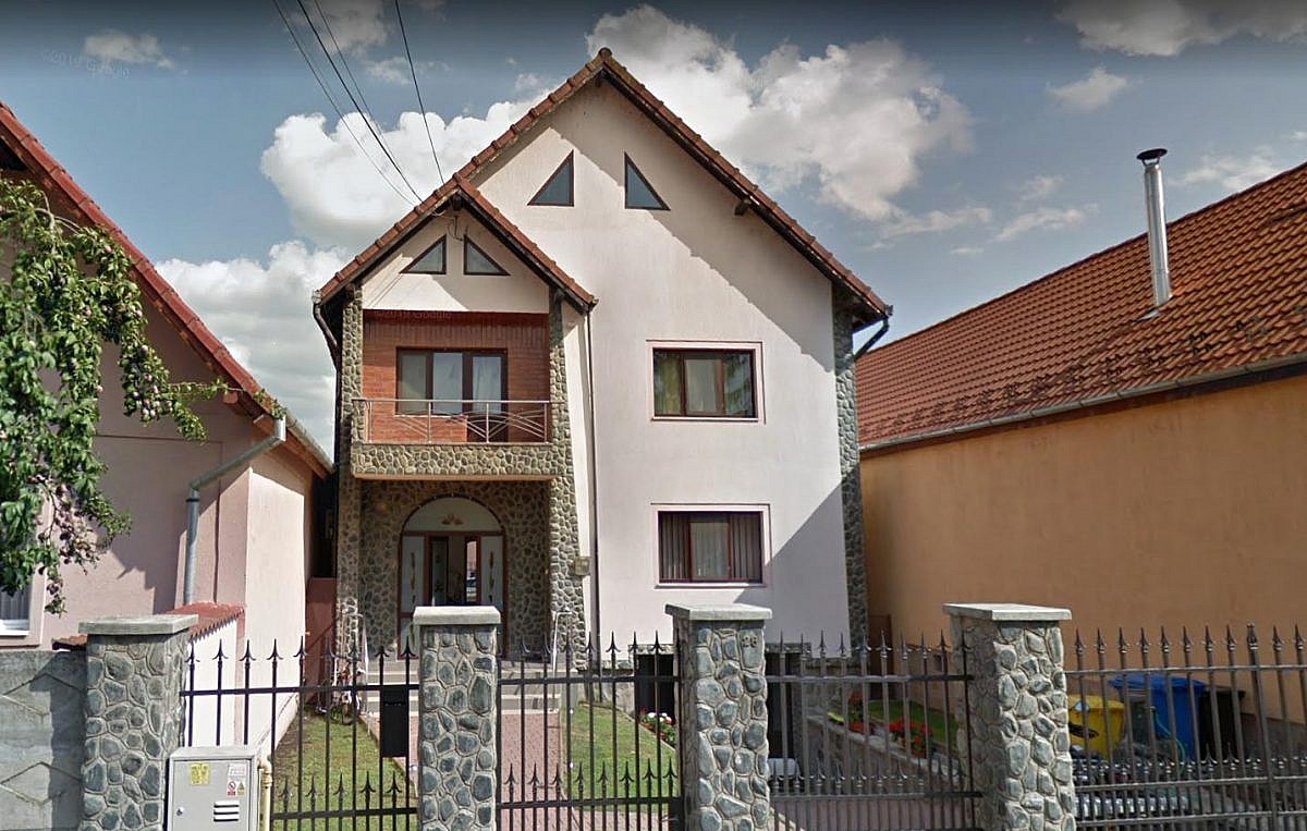 Vila S+P+E + teren intravilan 383mp, Sibiu, jud. Sibiu