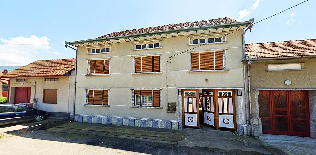 Casa 322mp + anexe + teren intravilan 1.485mp, Teregova, jud. Caras-Severin