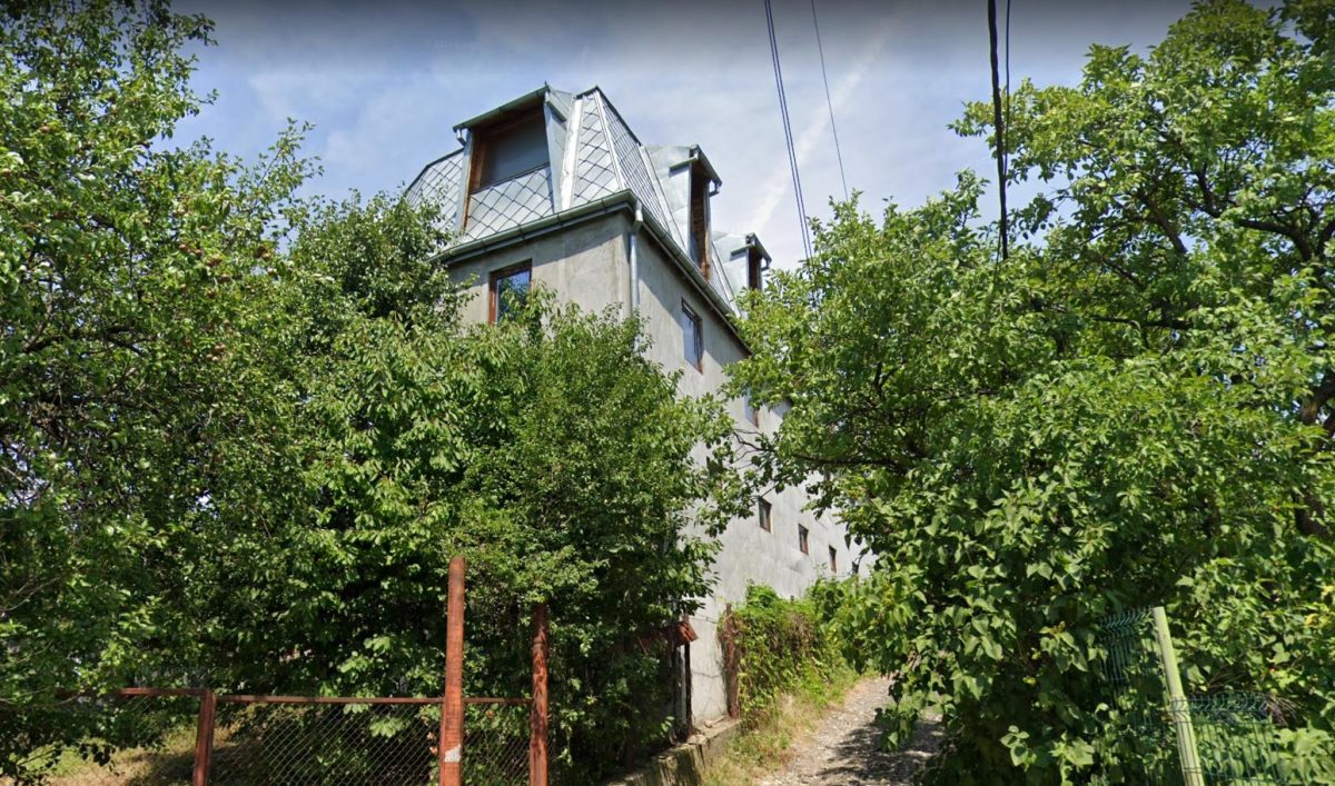 Casa S+P+E+M 563,75mp + anexe + teren intravilan 5.867mp, Gornet, jud. Prahova