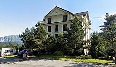 Pensiune turistica S+P+2E+M + teren intravilan 590mp, Predeal, jud. Brasov