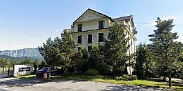 Pensiune turistica S+P+2E+M + teren intravilan 590mp, Predeal, jud. Brasov